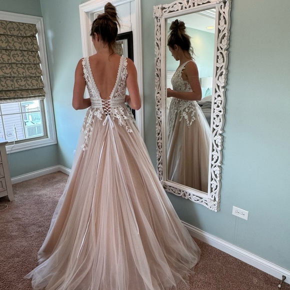 Dresses & Skirts - Lace-Embellished Special occasion Gown